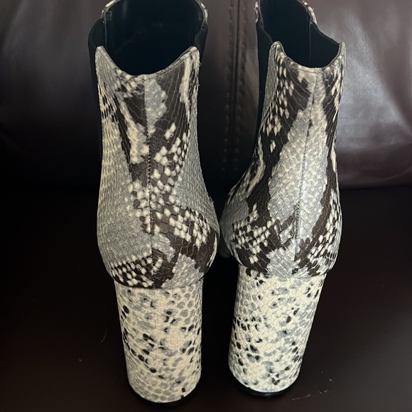 Marciano women’s leather snakeskin print ankle booties size 9M - Picture 4 of 11